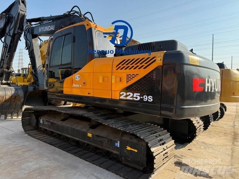 Hyundai 225-9S Crawler excavators