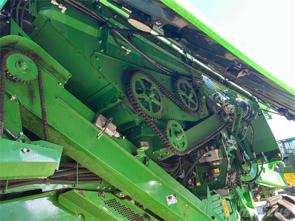 John Deere T660 Combine harvesters