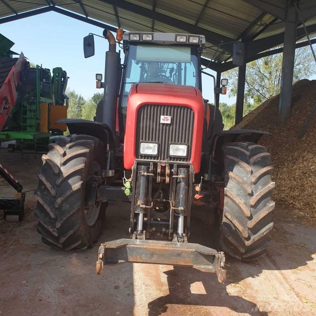 Massey Ferguson 8260 Tractors