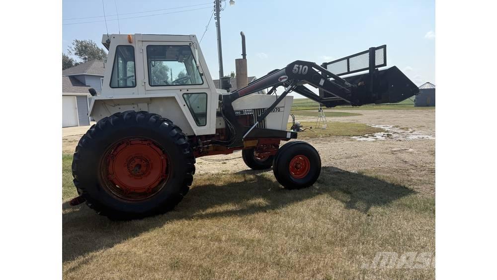 CASE 1070 Tractors