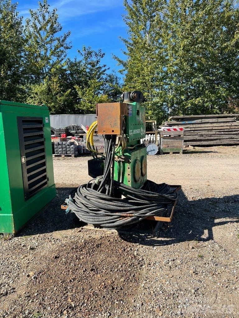 EMS EFS 15 Vibratory pile drivers