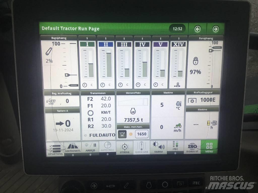 John Deere 6215 R Tractors