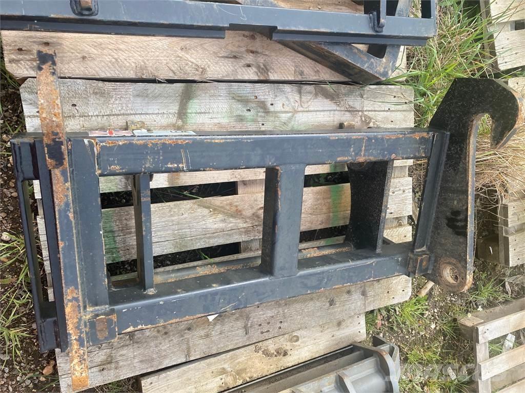  ADAPTOR PLATE Telehandlers