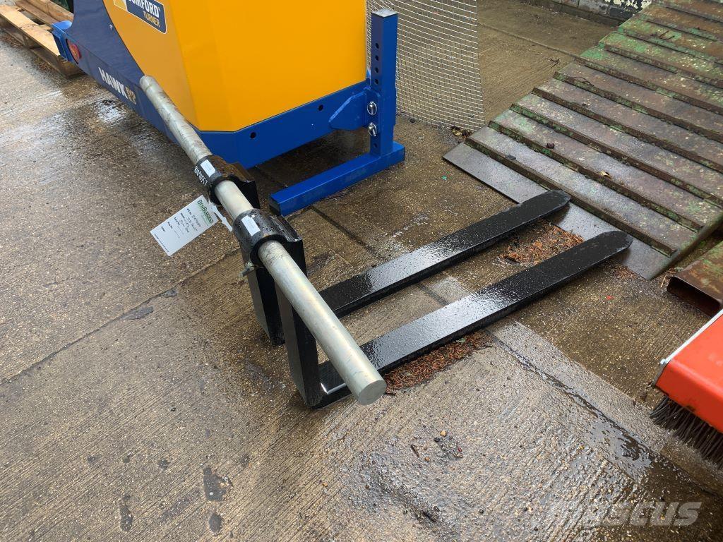  ATTACHMENTS Telehandlers