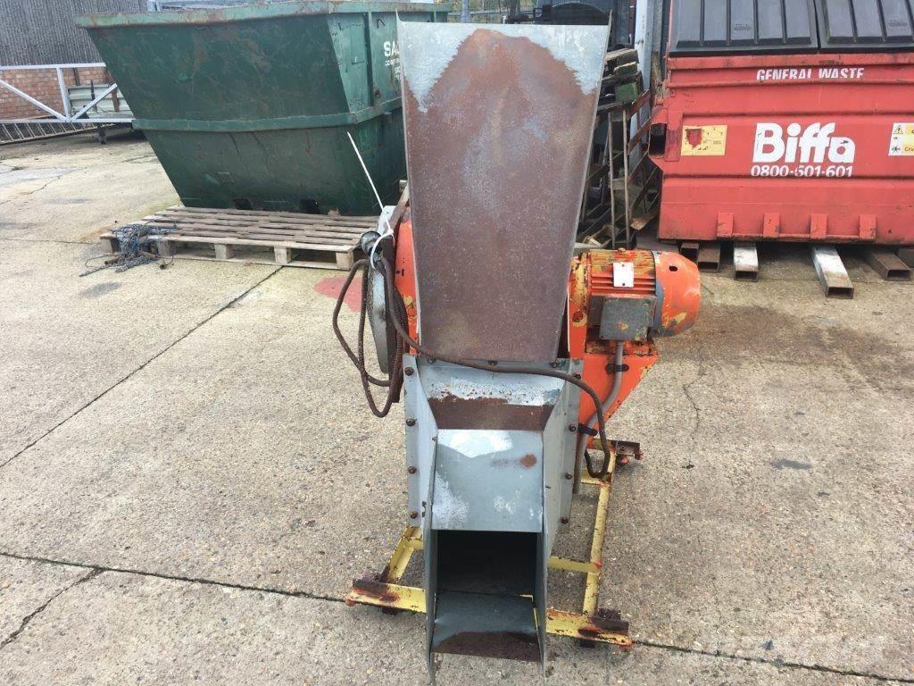  GRAIN THROWER Farm machinery