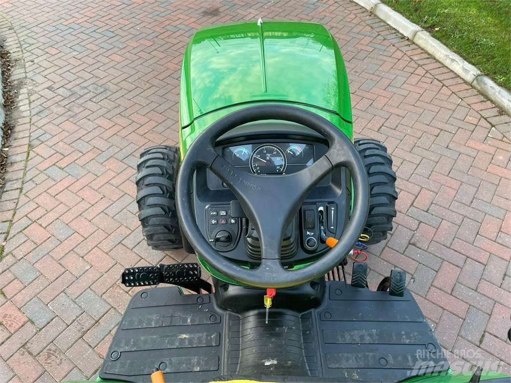 John Deere 2038R Compact tractors