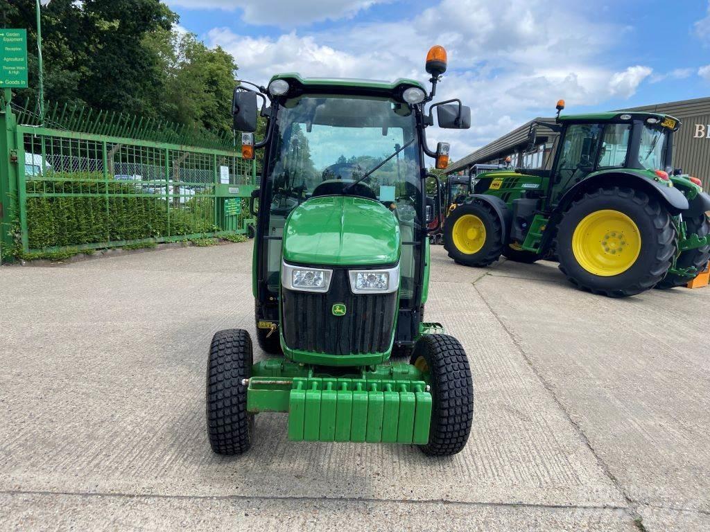 John Deere 3046R Compact tractors