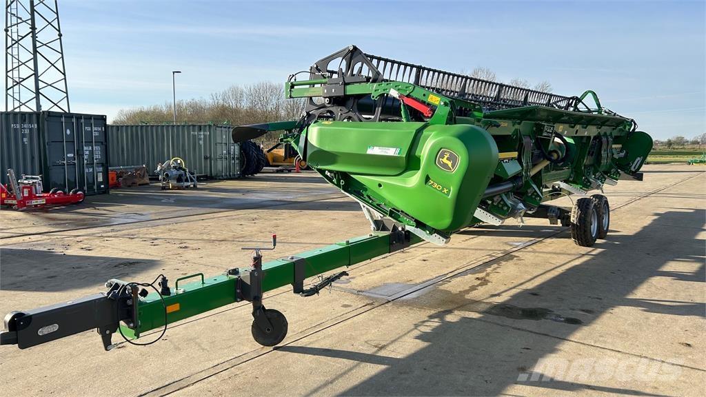 John Deere 730X Combine harvesters