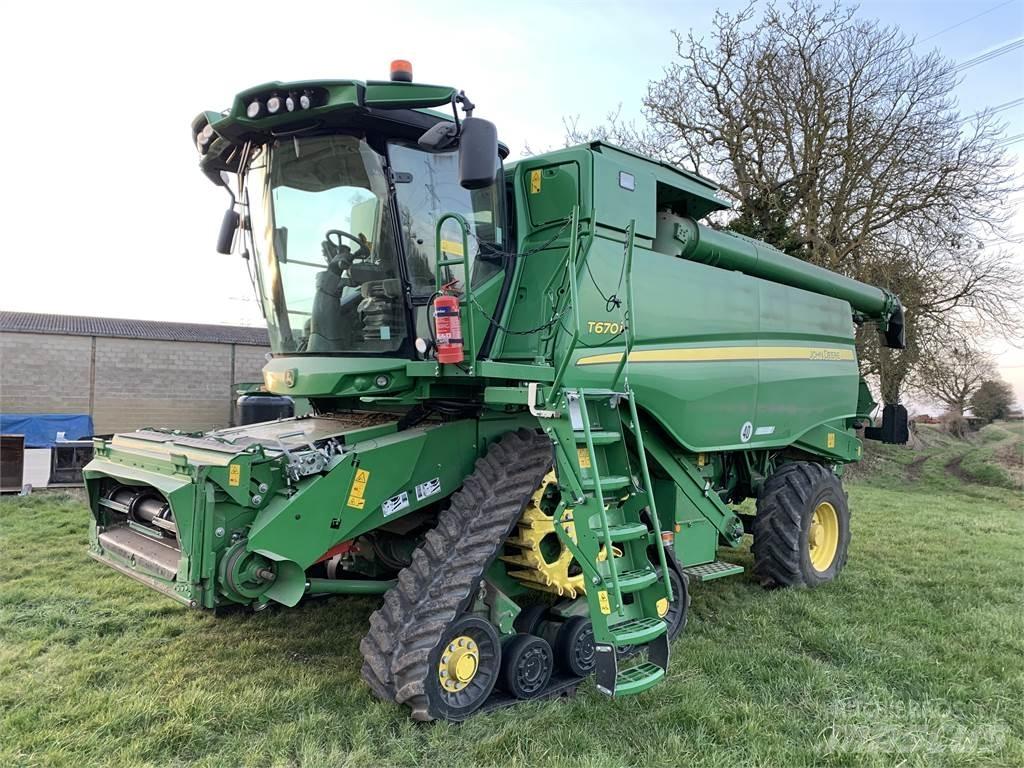 John Deere T670 Combine harvesters