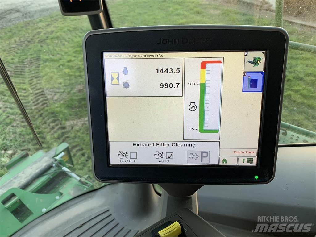 John Deere T670 Combine harvesters