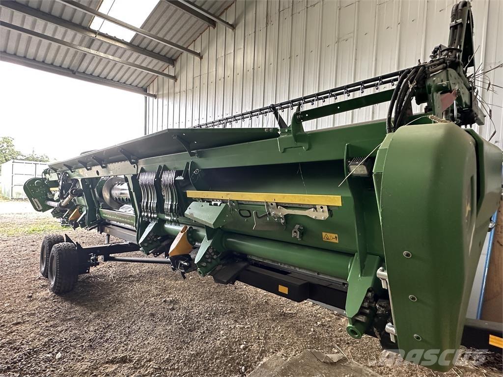 John Deere T670 Combine harvesters