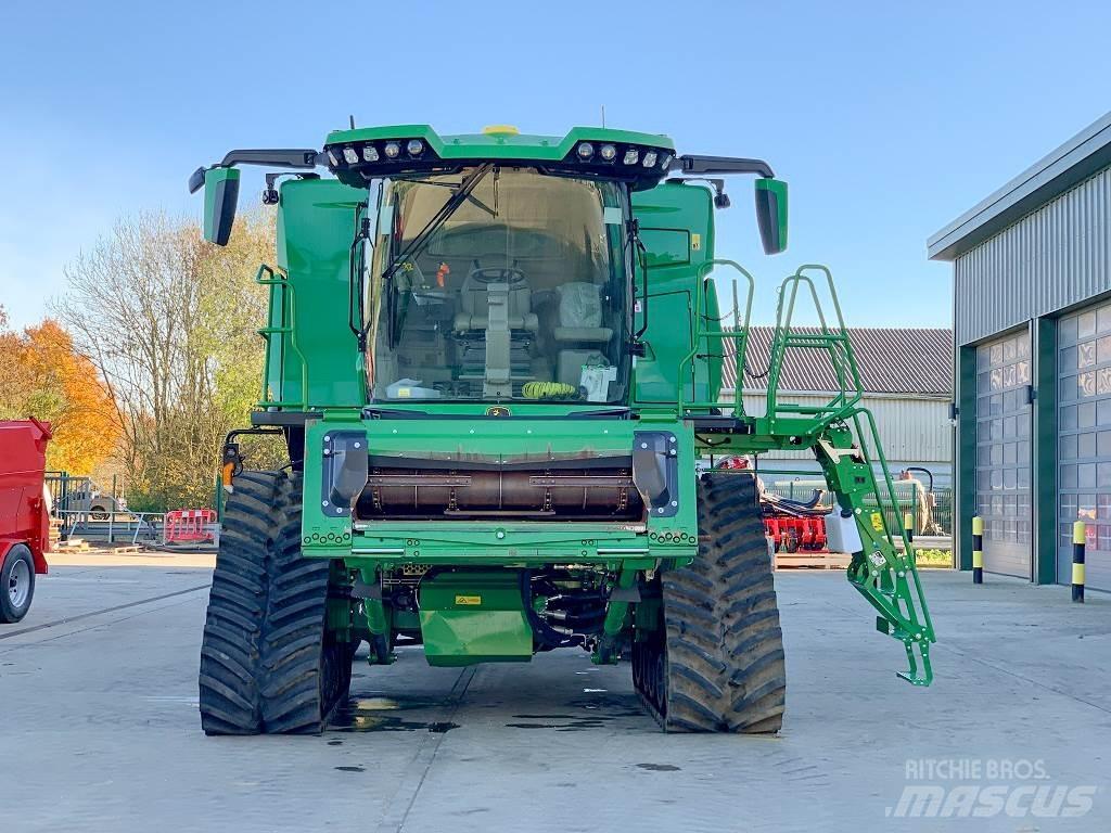 John Deere X91100 Combine harvesters