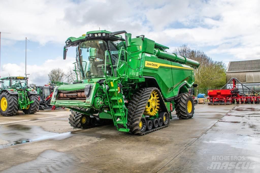 John Deere X91100 Combine harvesters