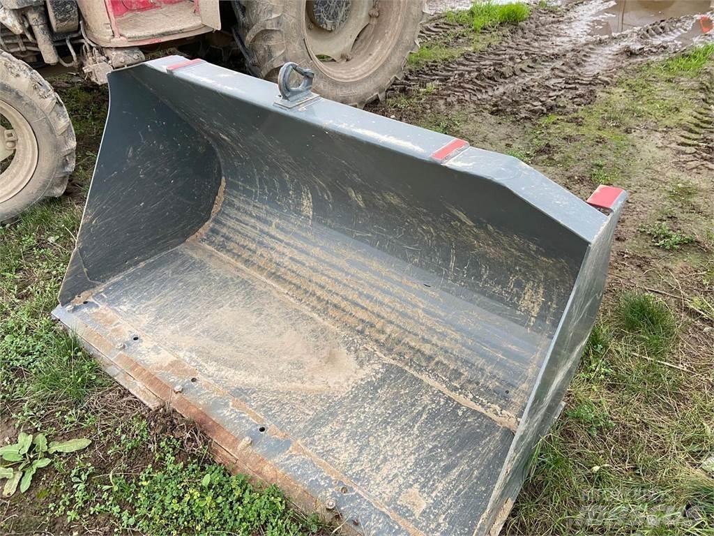 Kramer 1600MM Buckets