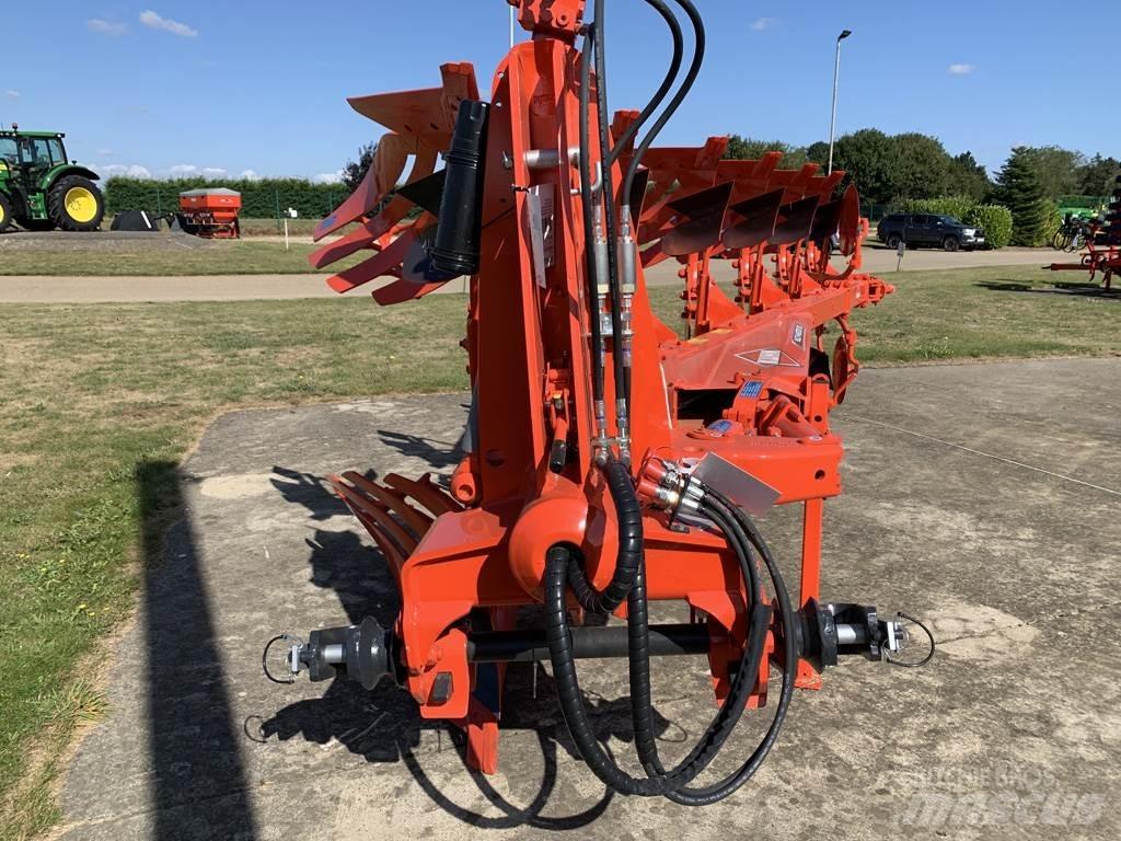 Kuhn MM153 Reversible ploughs