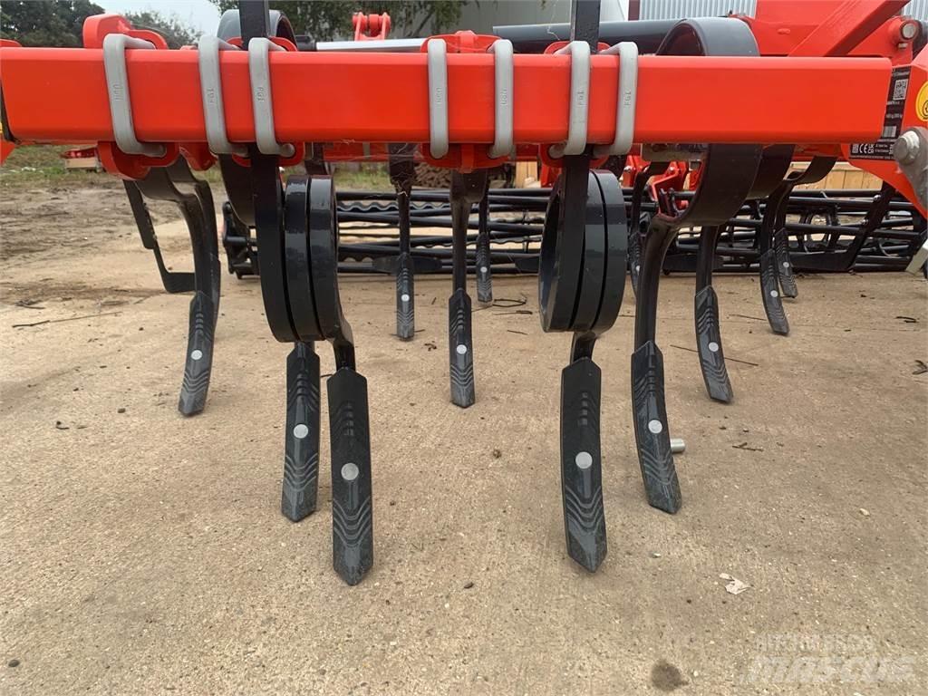 Kuhn TRACK Ploughs