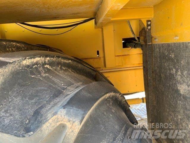  Ag 8104 Mineral spreaders