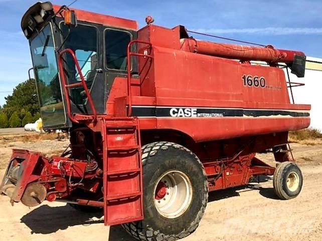 Case IH 1660 Combine harvesters