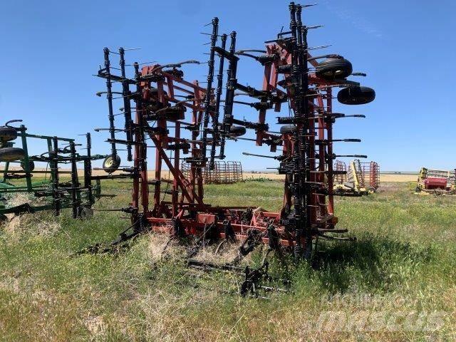 Case IH 5850 Field drags