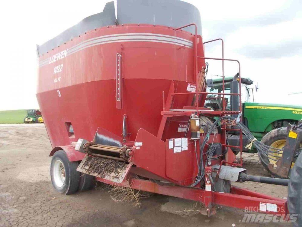  Loewen 1022 Feed mixer