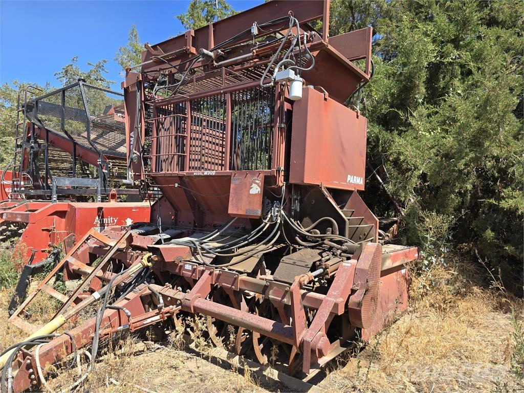 Parma M900 Combine harvesters
