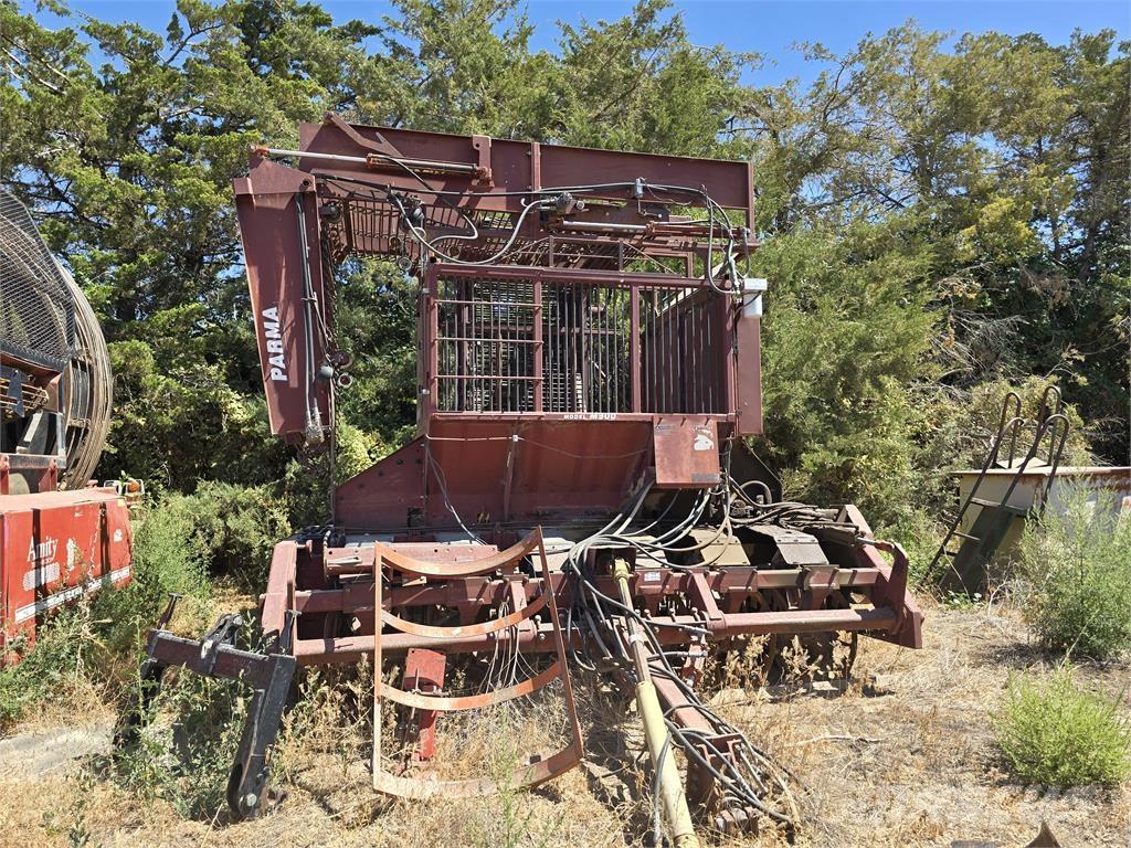 Parma M900 Combine harvesters