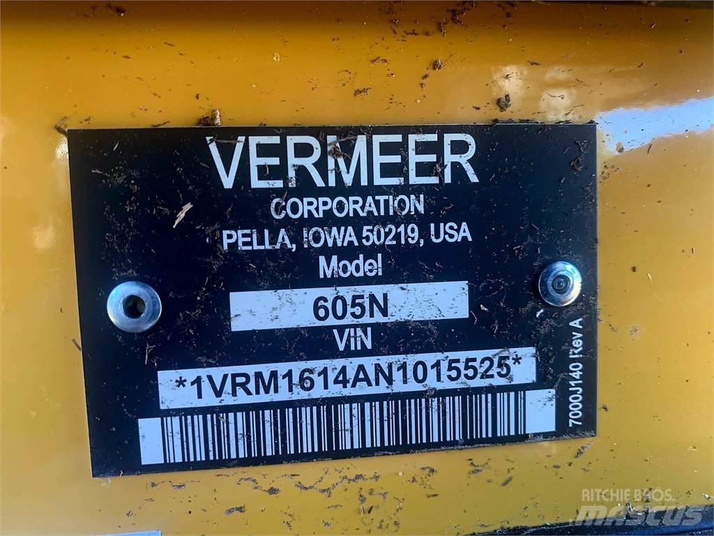 Vermeer 605N Round balers