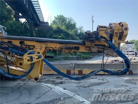 Bauer BG12H Surface drill rigs