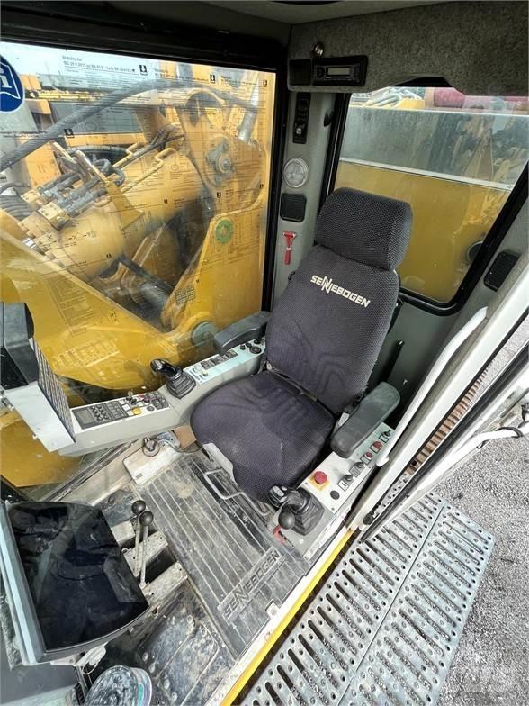 Bauer BG28V Surface drill rigs