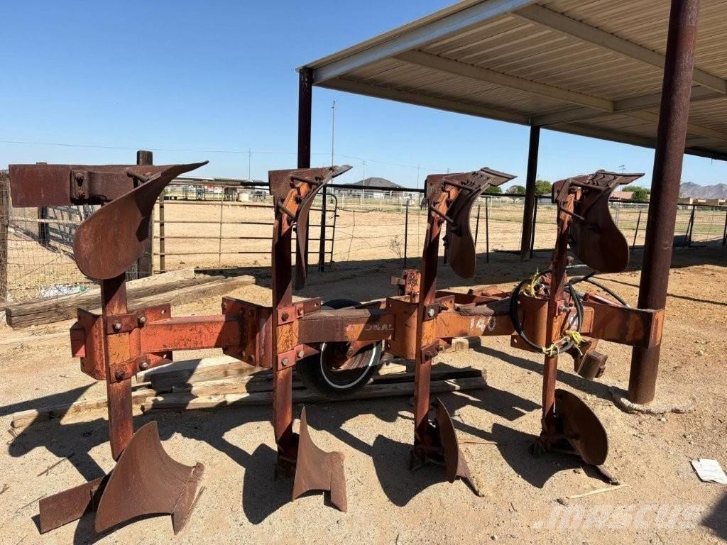 Case IH 140 plow Other tractor accessories