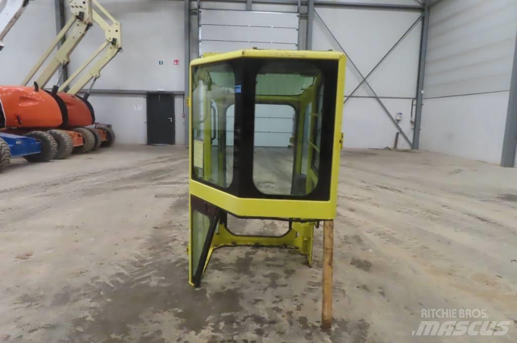 Yanmar Vio 75/SV100 Cabins and interior