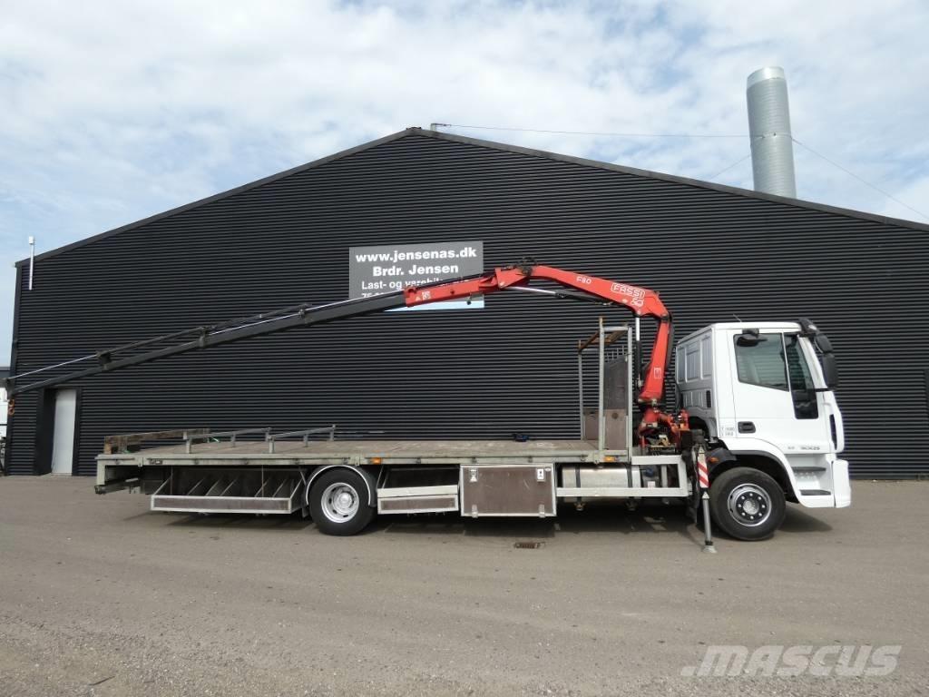 Iveco 150E 25 Truck mounted cranes
