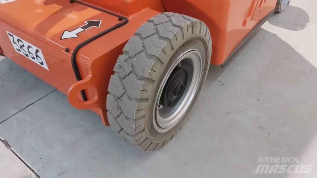 JLG E 400 AJPN Articulated boom lifts