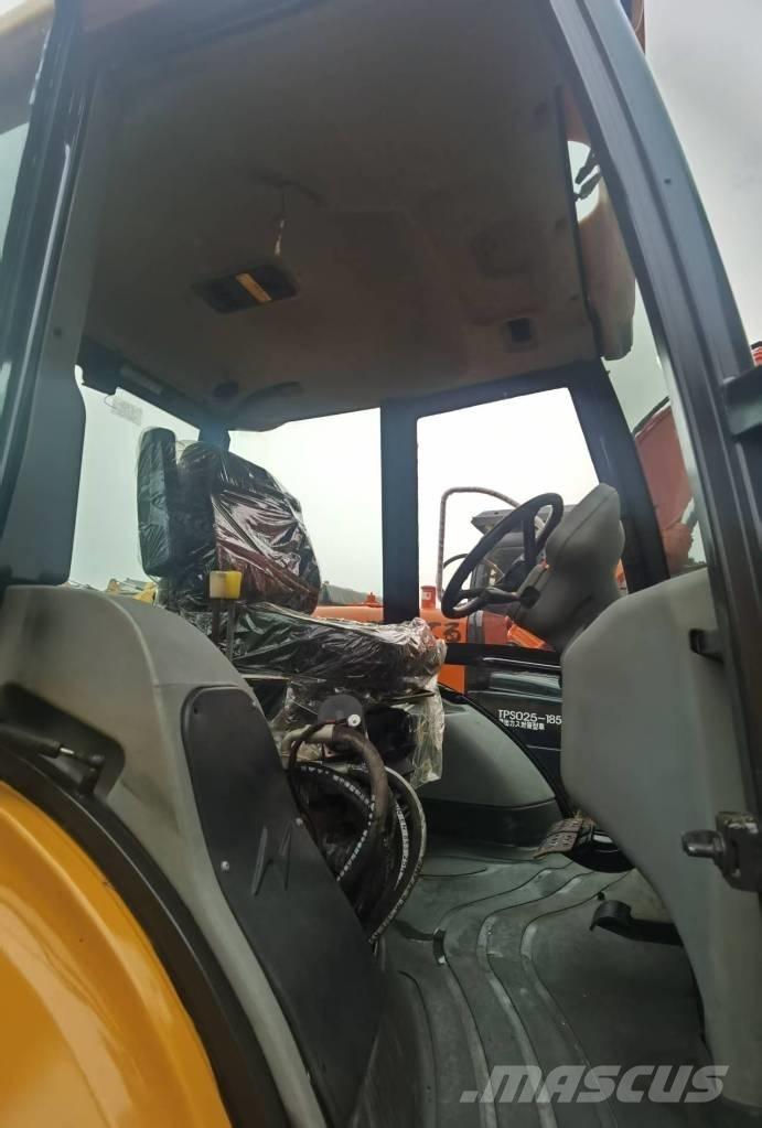 JCB 4 CX Backhoe