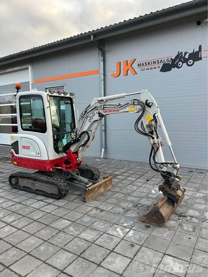 Takeuchi TB 225 Mini excavators < 7t (Mini diggers)
