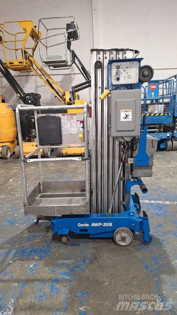 Genie AWP 30 S Used Personnel lifts and access elevators