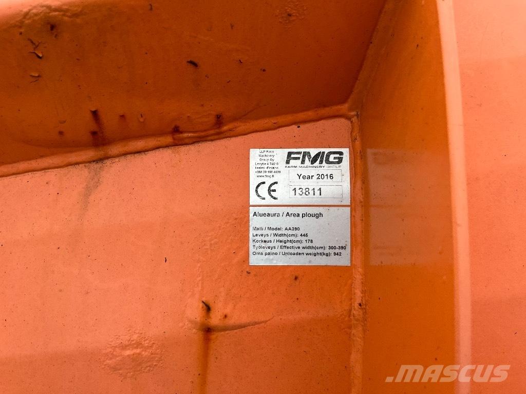 FMG 390 Snow blades and plows