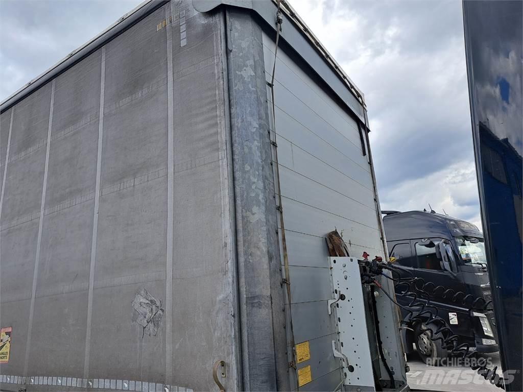 Schmitz SCB S3T Flatbed/Dropside trailers