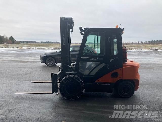 Doosan D35C-7 Diesel trucks