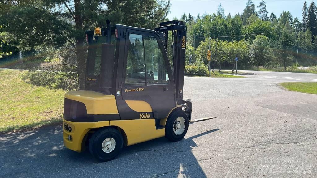 Yale GDP 25 VX Diesel trucks