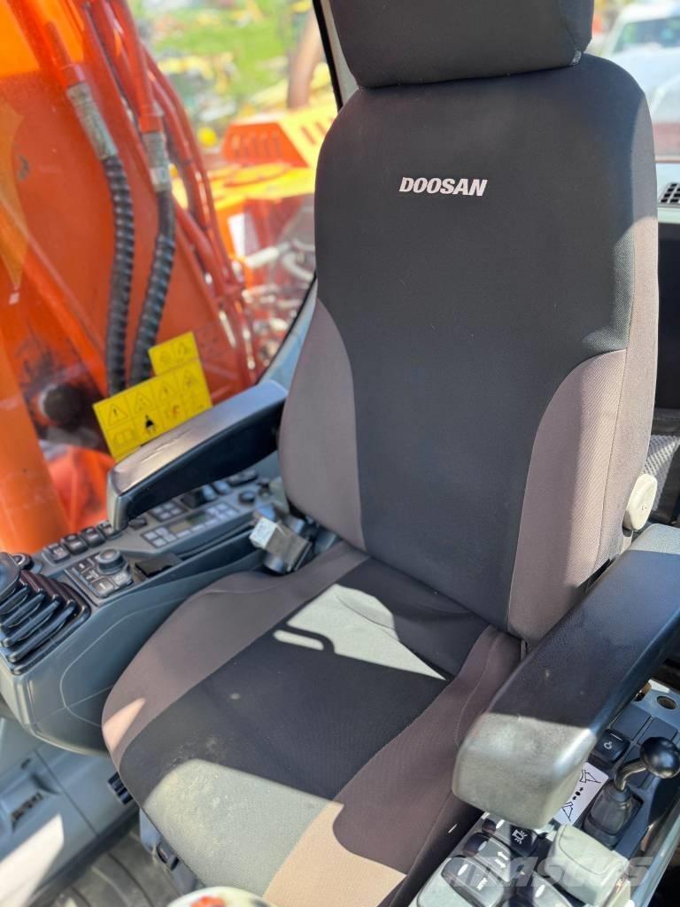 Doosan DX 140 W-3 Wheeled excavators