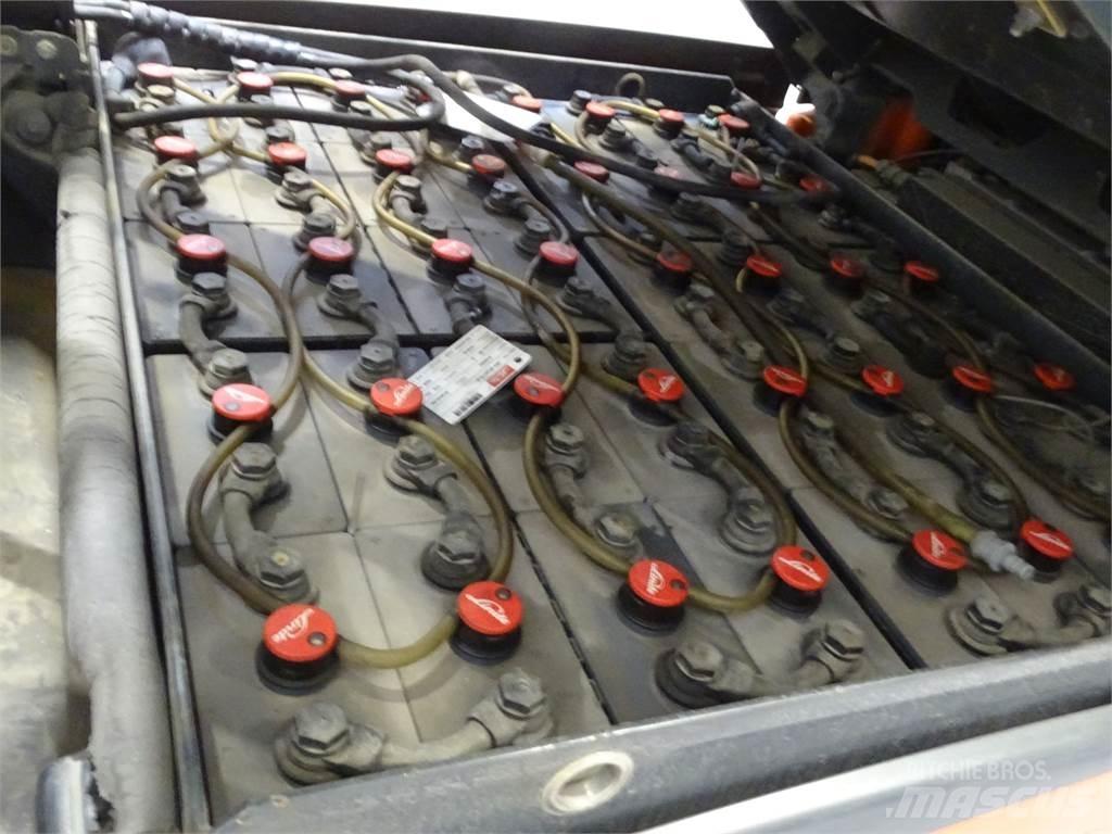 Linde E30HL Electric forklift trucks