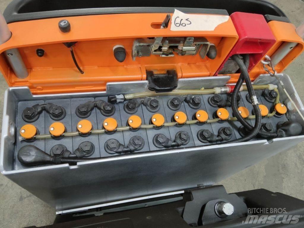 Still CX-T Tow truck