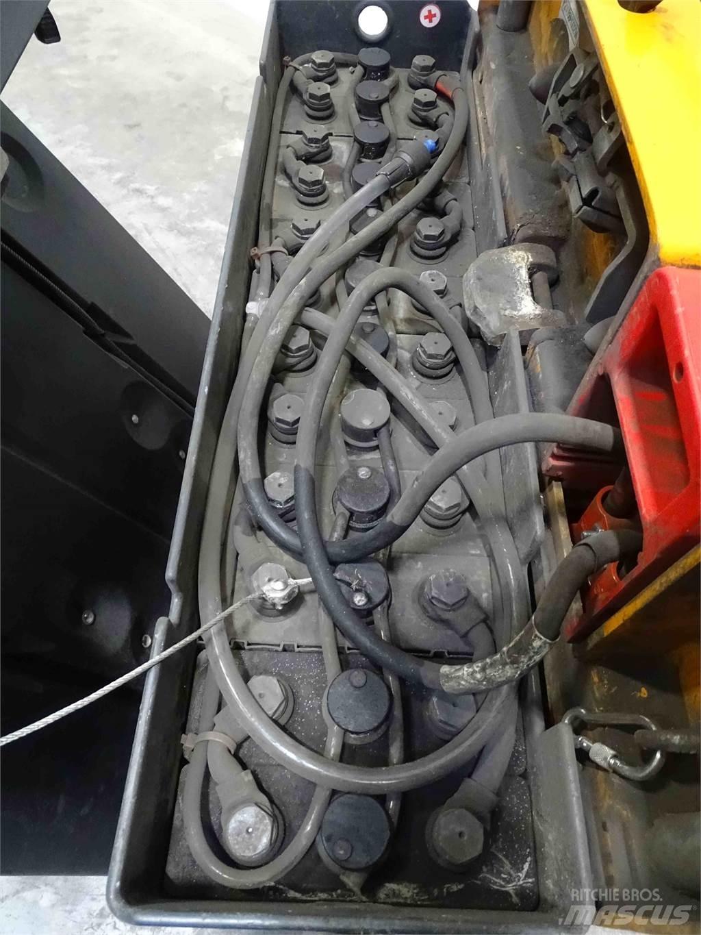 Still CX-T Tow truck