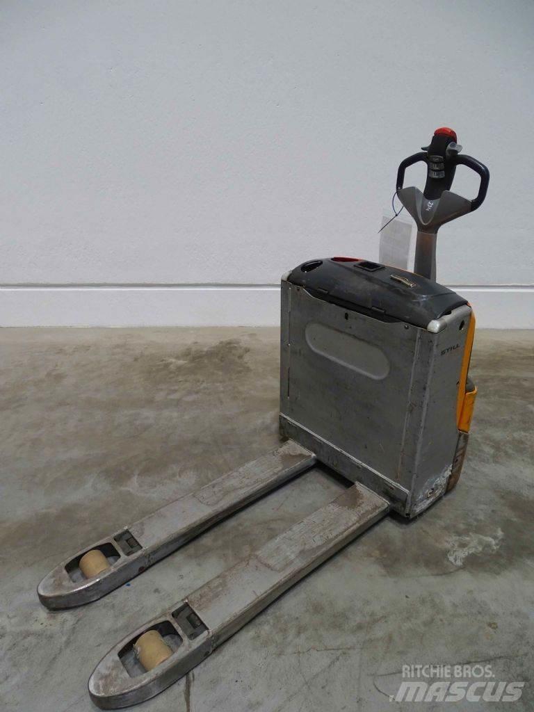 Still EXU16 Low lifter