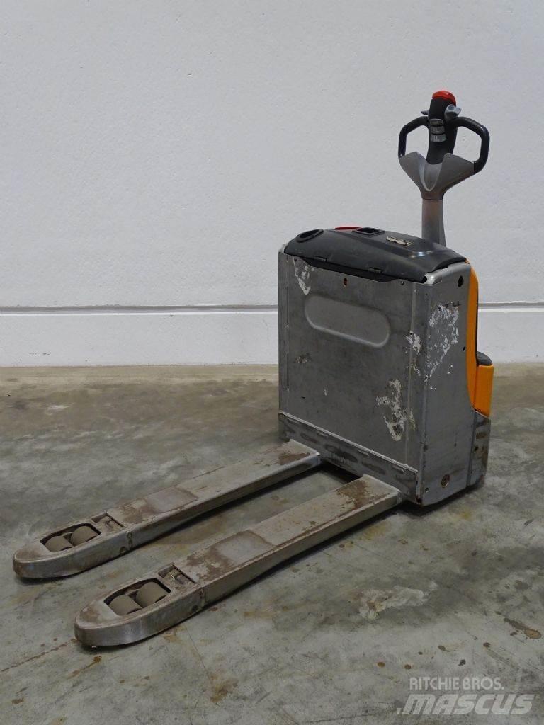Still EXU16 Low lifter