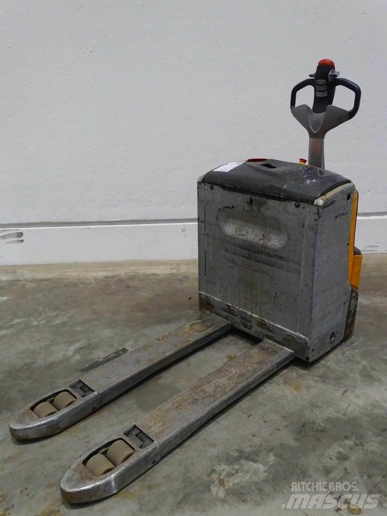 Still EXU16 Low lifter