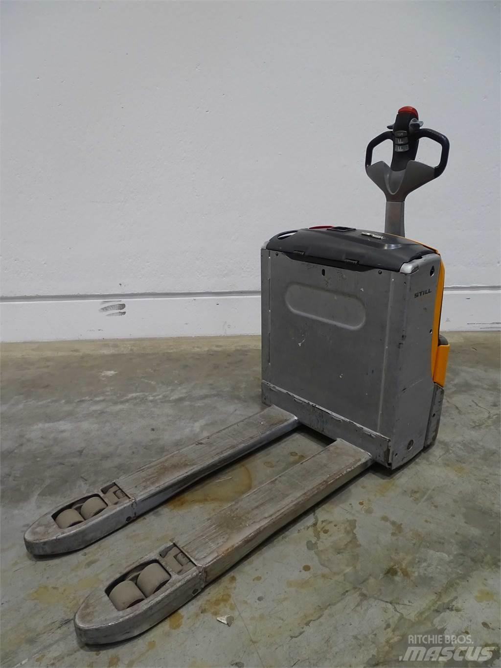 Still EXU16 Low lifter