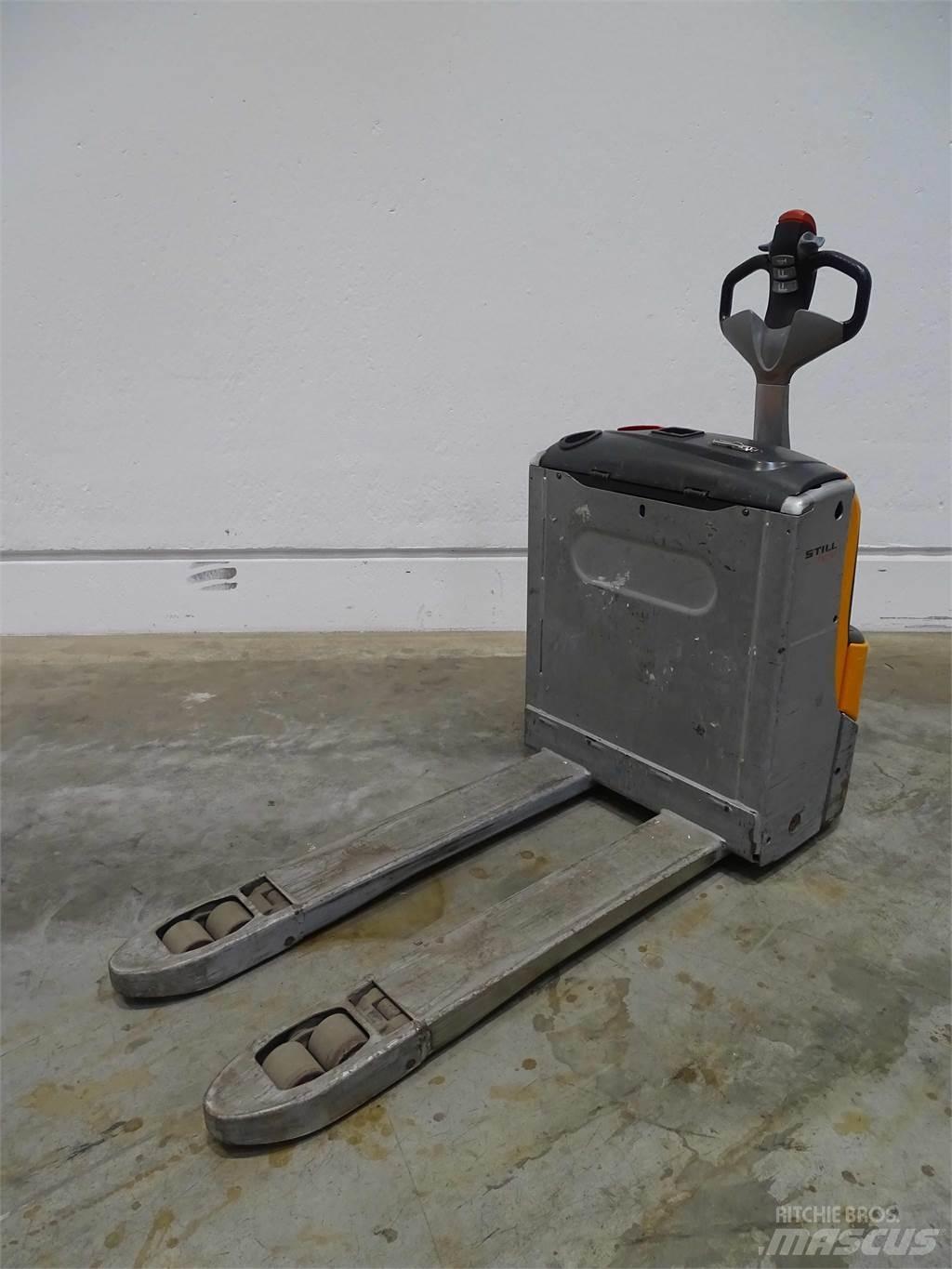 Still EXU16 Low lifter