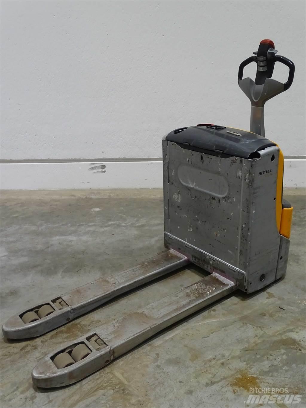 Still EXU16 Low lifter